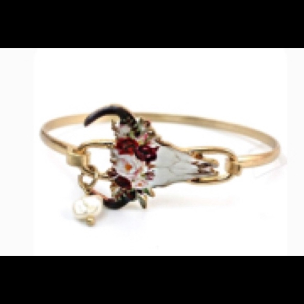 ISO this bracelet!!! PLEASE SHARE